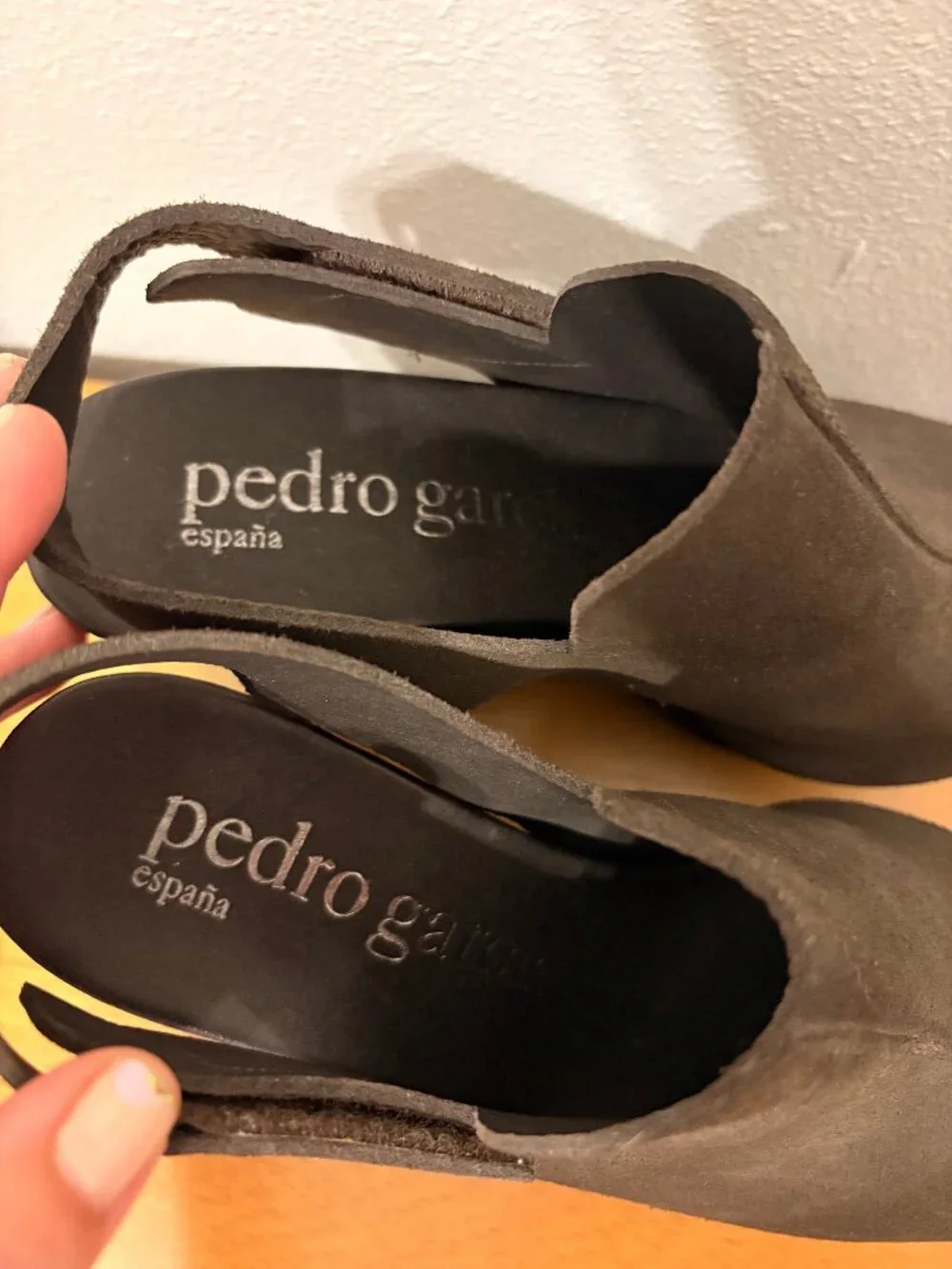 Pedro Garcia Melania Wedge